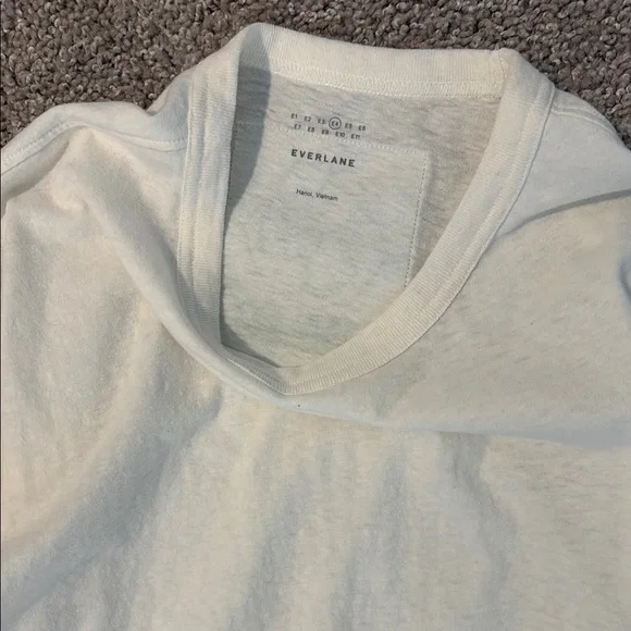 Everlane White Tee with Green Graphic - Picture 1 of 4